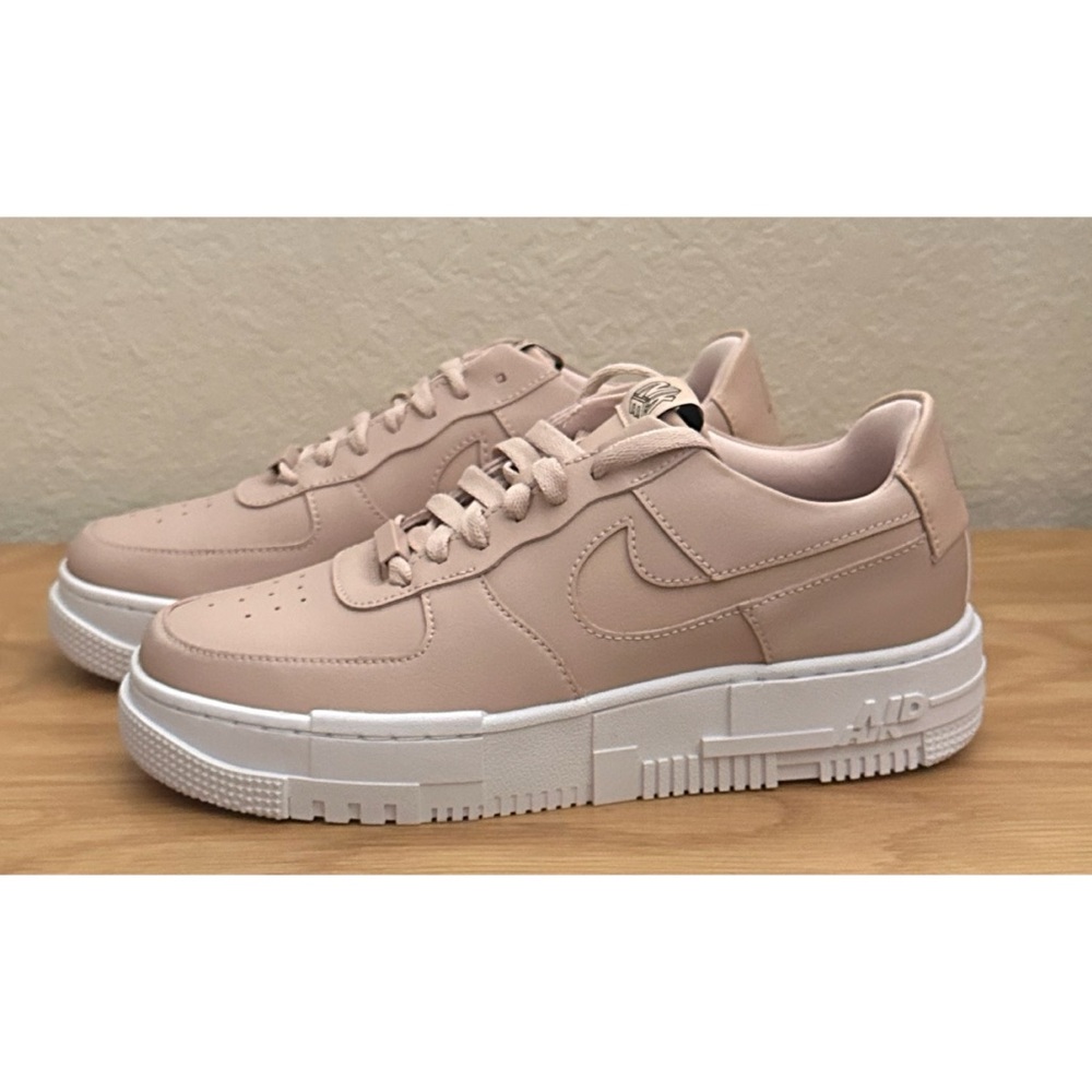 Nike Air Force 1 Pixel